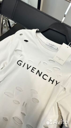Футболка givenchy