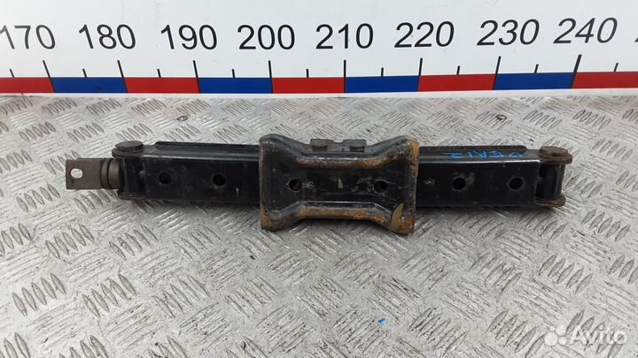 Домкрат на Nissan X-trail T30