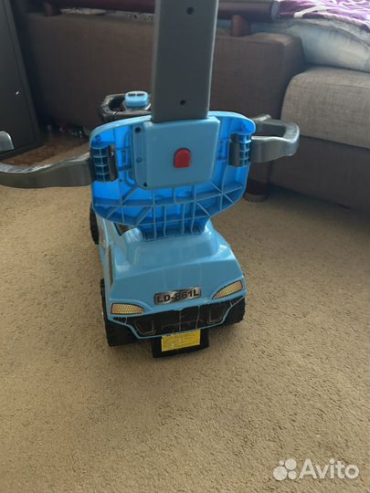 Машина детская с родительской ручкой