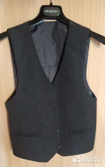 Костюм тройка на мальчика 146-152