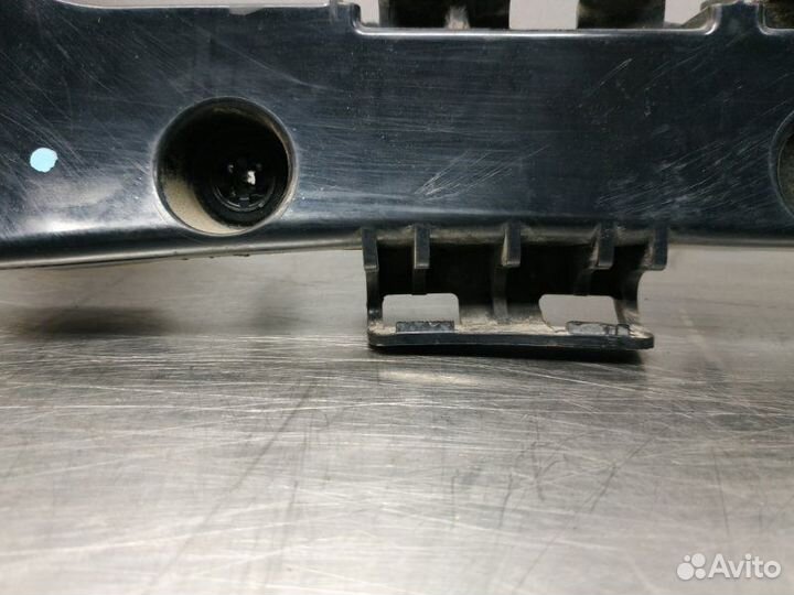 Кронштейн бампера задний правый Jeep Grand