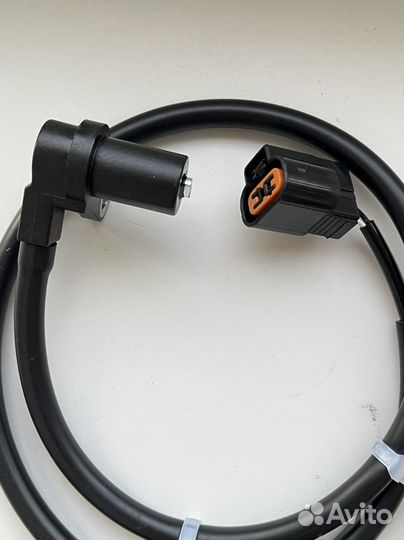 Датчик абс Mitsubishi задний левый MR569782