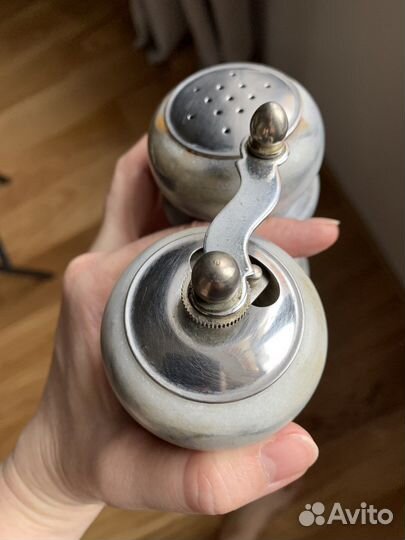 Солонка и перечница мельница мрамор