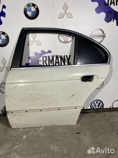 Задняя левая дверь Mercedes W211