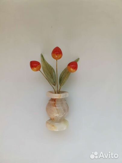 Тюльпаны в вазе, селенит, высота 11 см