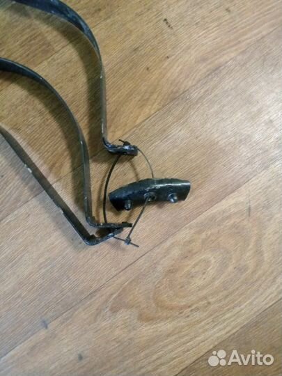 Кронштейн (крепление) топливного бака Volkswagen