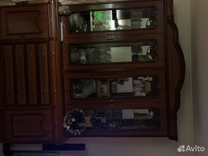 Шкаф сервант