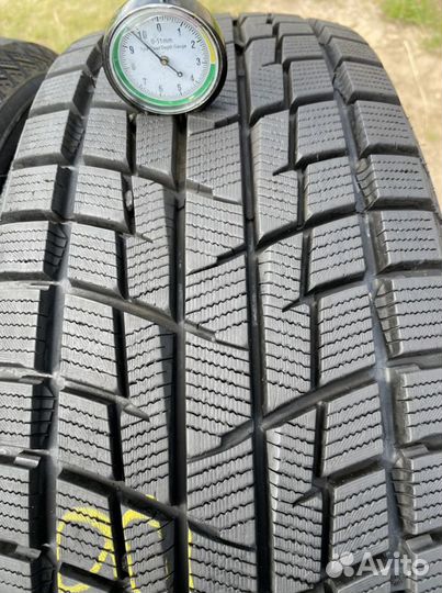 Cooper Weather-Master Ice 100 225/65 R17