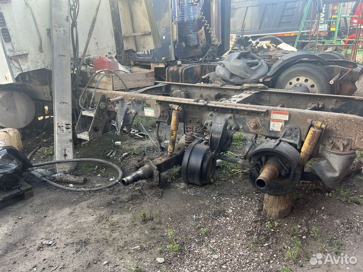 Запчасти на freightliner