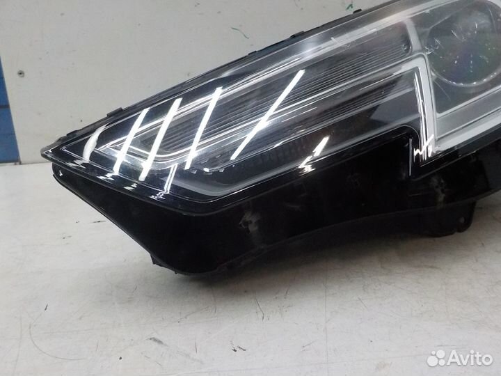 Фара левая Audi A4 (B9) 2015