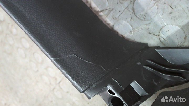 Обшивка крышки багажника Skoda Yeti, 2014