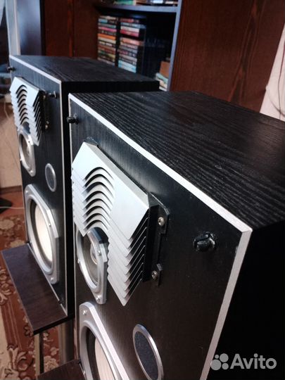 Цена до 28.Акустика полочная toshiba LS140W