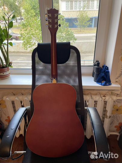 Акустическая гитара
