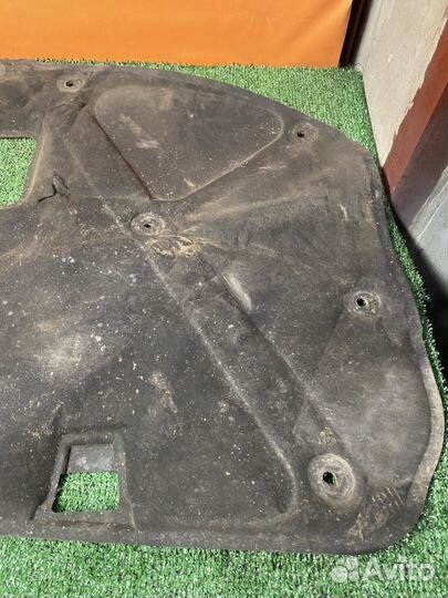 Шумоизоляция капота Nissan Almera classic