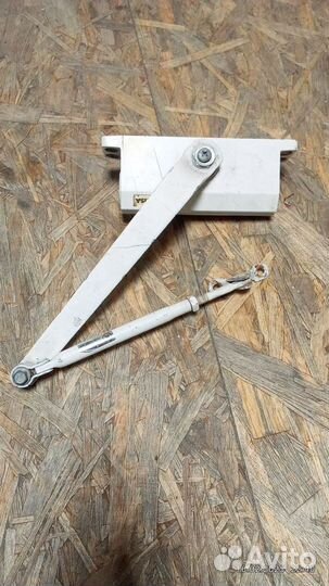 Продам б/у доводчик