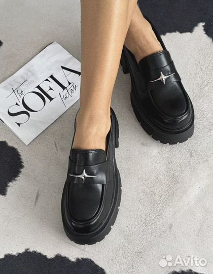 В доставке Лоферы женские