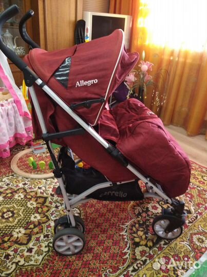 Прогулочная коляска трость