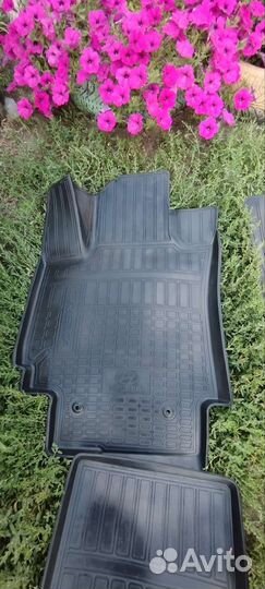 Автомобильные коврики резиновые