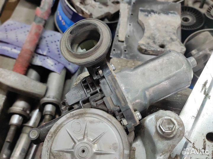 Стеклоподъемники R. L. зад., перед. Toyota