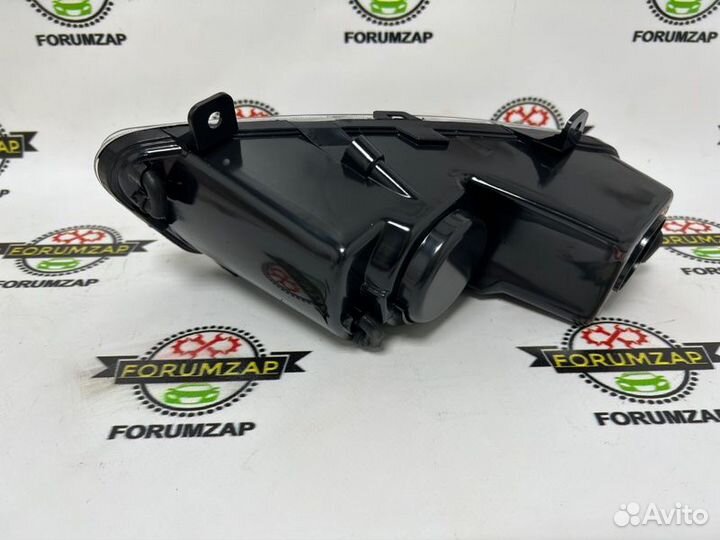 Фара противотуманная передняя левая Volkswagen