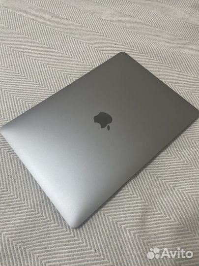 MacBook Pro 13, 2019, 1,4 ггц, 8 гб, 128 гб SSD