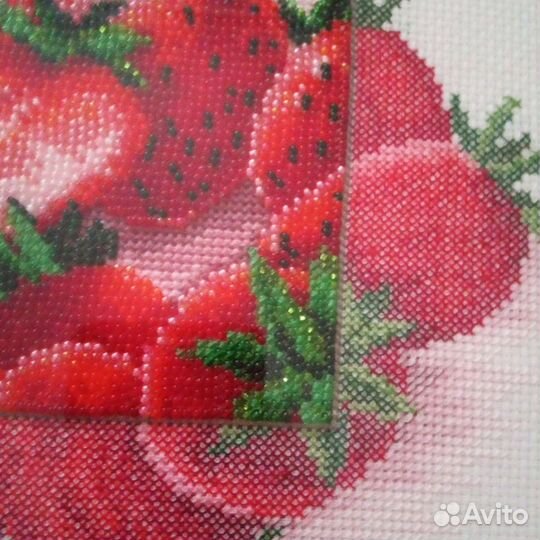 Картины вышитые Вишни клубника слива