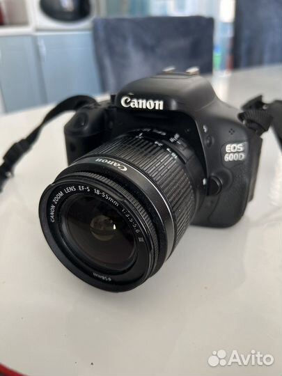 Фотоаппарат Canon EOS 600D Kit EF-S 18-55mm