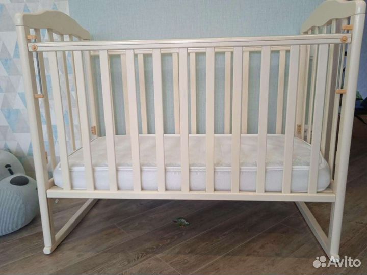 Детская кроватка
