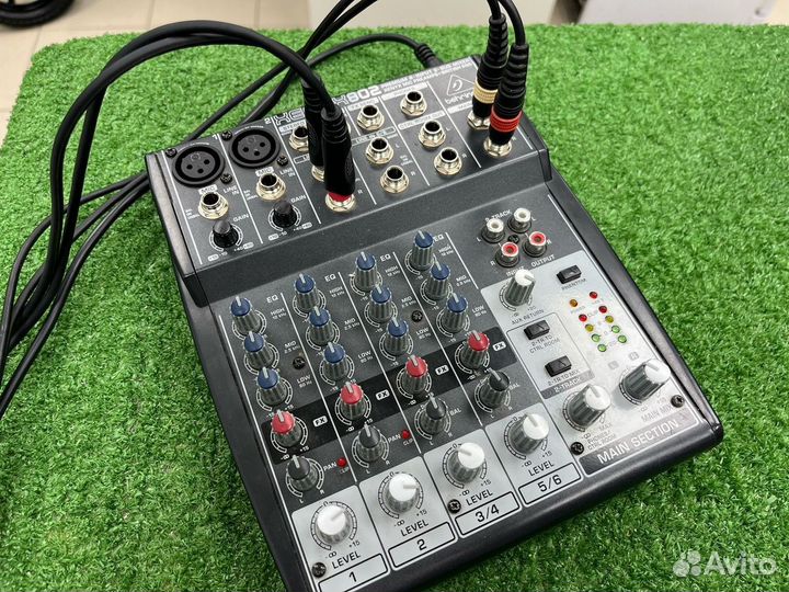 Микшерный пульт Behringer Xenyx 802 (пт18б)