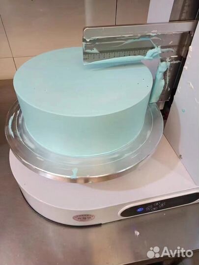 Аппарат для выравнивания торта