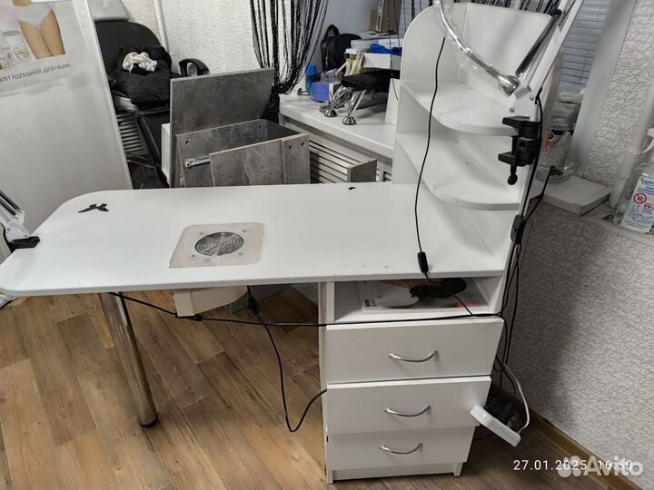 Стол для маникюра с вытяжкой бу