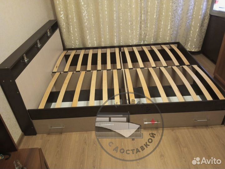 Кровать