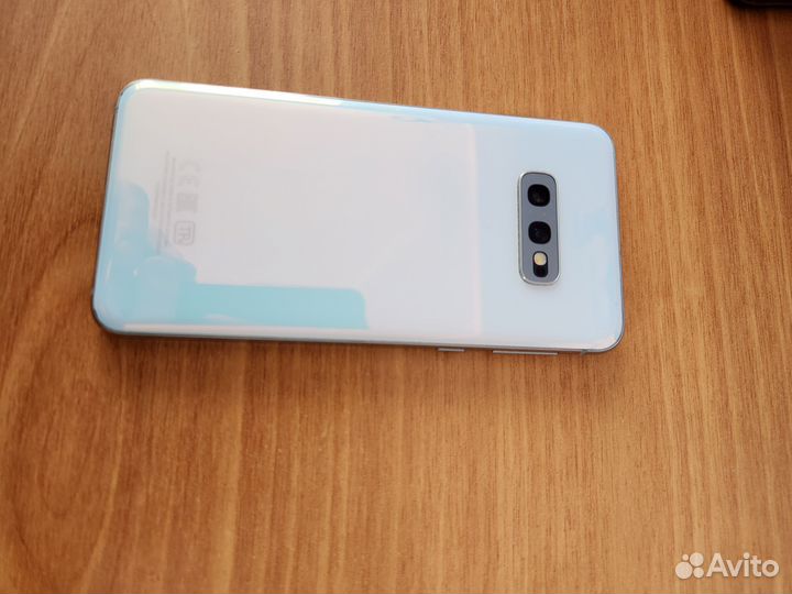 Samsung Galaxy S10e, 6/128 ГБ
