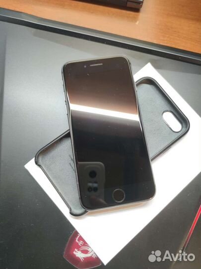 Телефон iPhone 8 64 gb