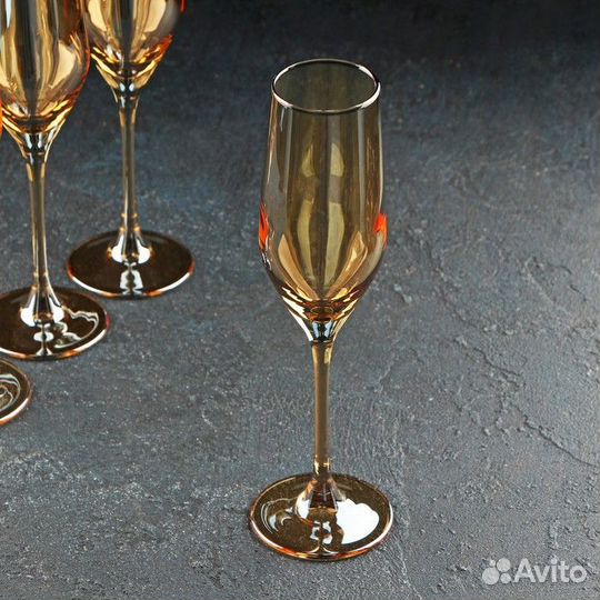 Набор стеклянных бокалов для шампанского 'Золотой