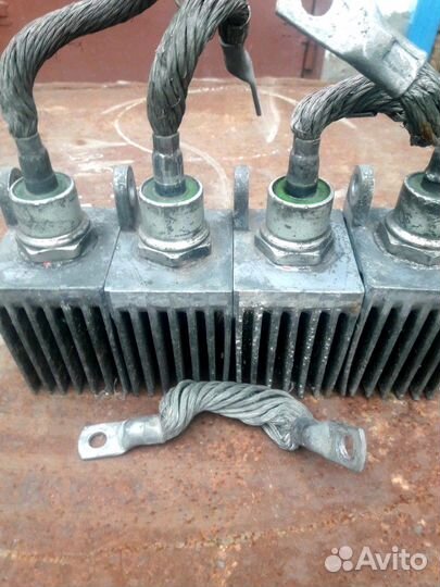 Продается диод вл 200 в количестве 4х штук