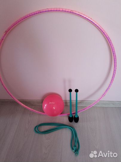 Обруч, мяч, скакалка, булавы, лента