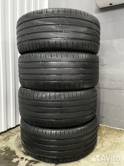 Kumho Ecsta HS51 235/45 R17 W