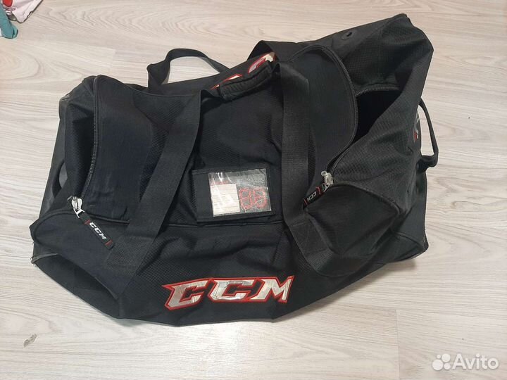 Хоккейная сумка и шлем