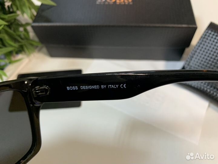 Очки Hugo Boss солнцезащитные