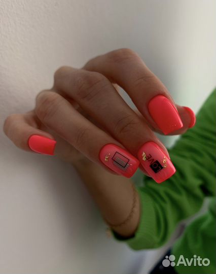 Маникюр педикюр