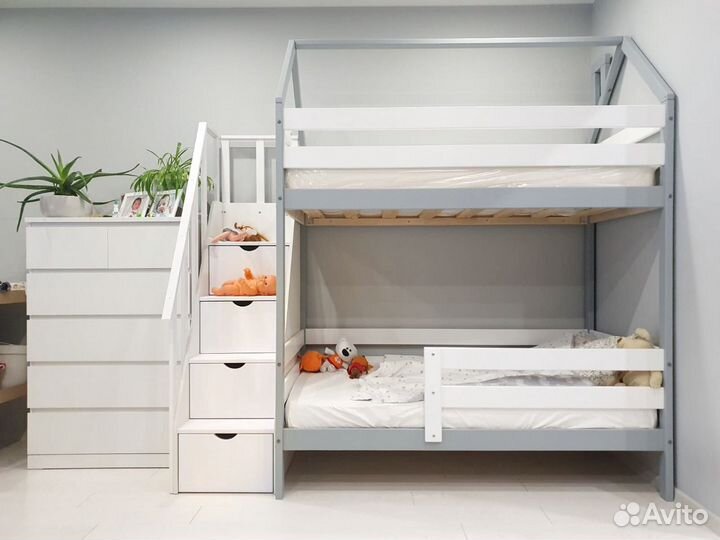 Кровать двухъярусная