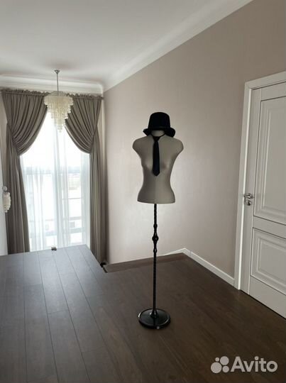 Вешалка манекен напольная дизайнерская