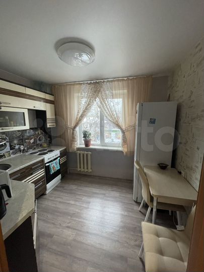 2-к. квартира, 50 м², 3/9 эт.