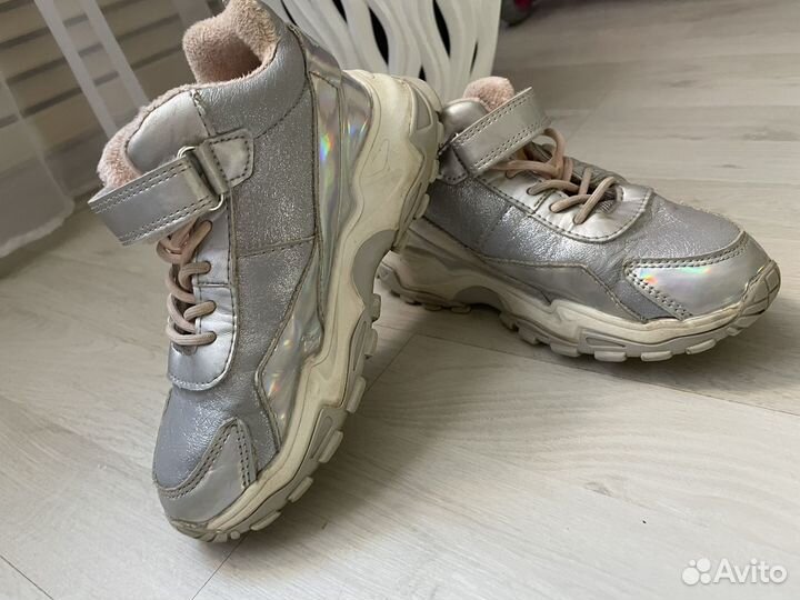 Кроссовки для девочки