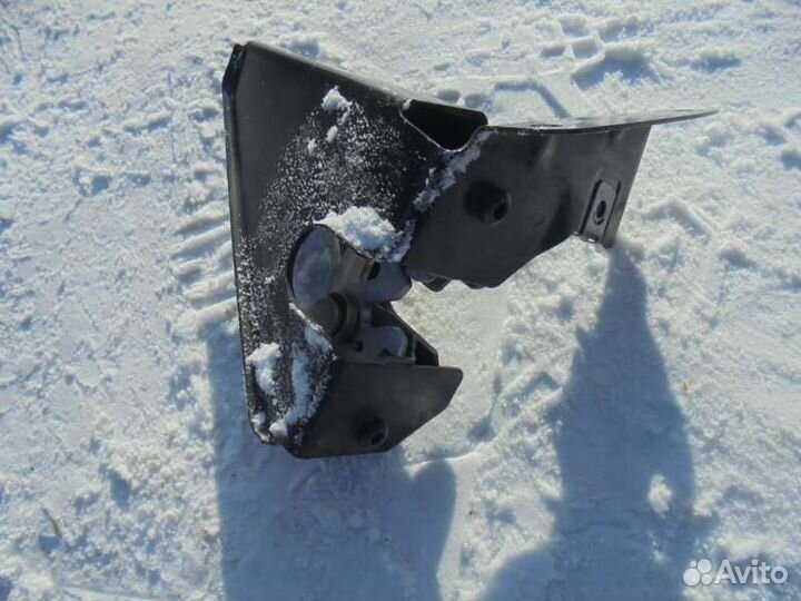 Замок капота левый Bmw 3-Series E90 N52B25A 2006/8