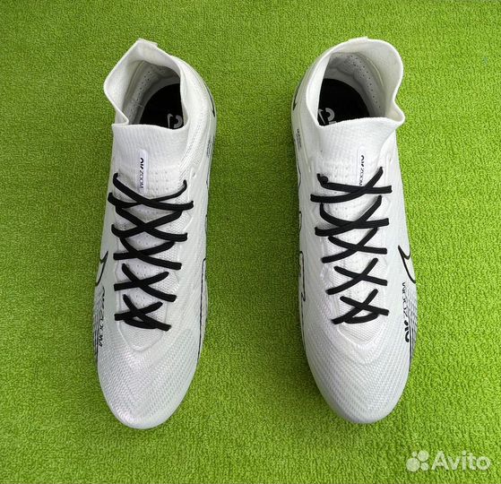 Футбльные бутсы nike AIR zoom белое золото