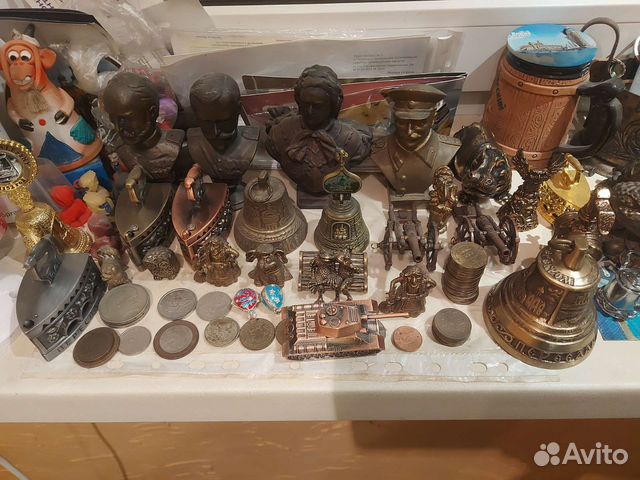 Бюсты из бронзы и разные сувениры