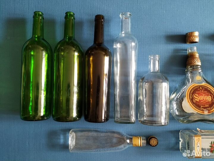 Бутылки с пробками и без, футляр/туба