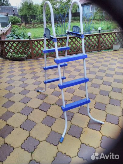 Лестница для каркасного бассейна